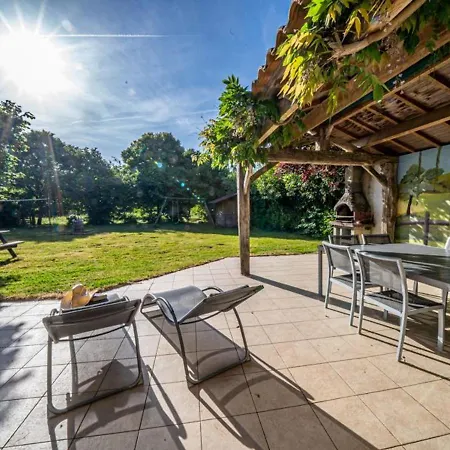 Maison De Ferme Renovee Avec Cheminee, Terrasse Et Jardin Clos - A 800m Du Bourg De Country house *