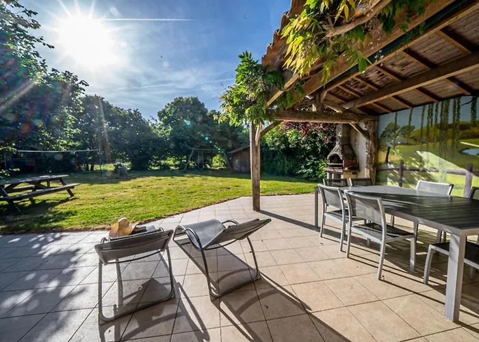 Maison De Ferme Rénovée Avec Cheminée, Terrasse Et Jardin Clos - à 800m Du Bourg De - Fr-1-426-149 Casa de Férias *