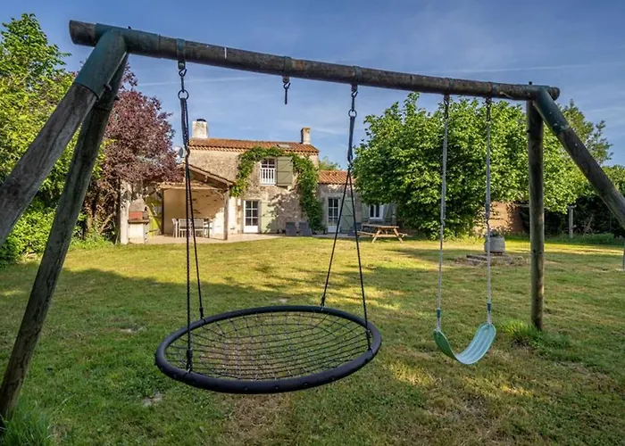 Vakantiehuis Maison De Ferme Renovee Avec Cheminee, Terrasse Et Jardin Clos - A 800m Du Bourg De - Fr-1-426-149 Froidfond