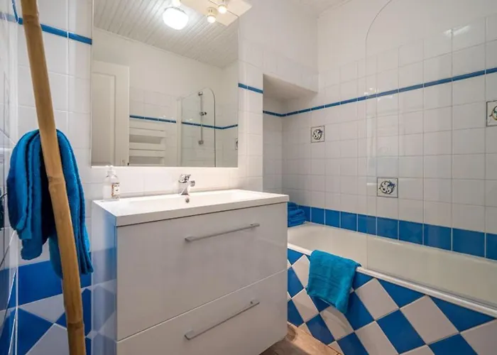 Vakantiehuis Maison De Ferme Renovee Avec Cheminee, Terrasse Et Jardin Clos - A 800m Du Bourg De - Fr-1-426-149 Froidfond